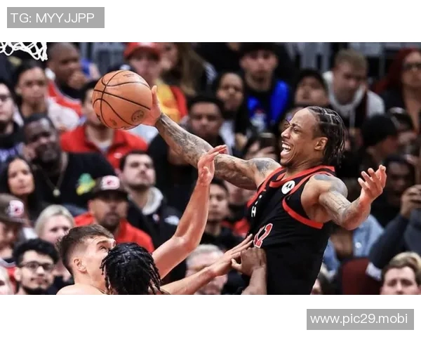 杰伦·约翰逊半场12投5中，砍下17分5篮板2助攻